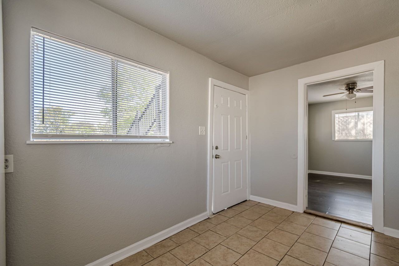 2323 Arbor Pl #2 - Photo 6 of 28