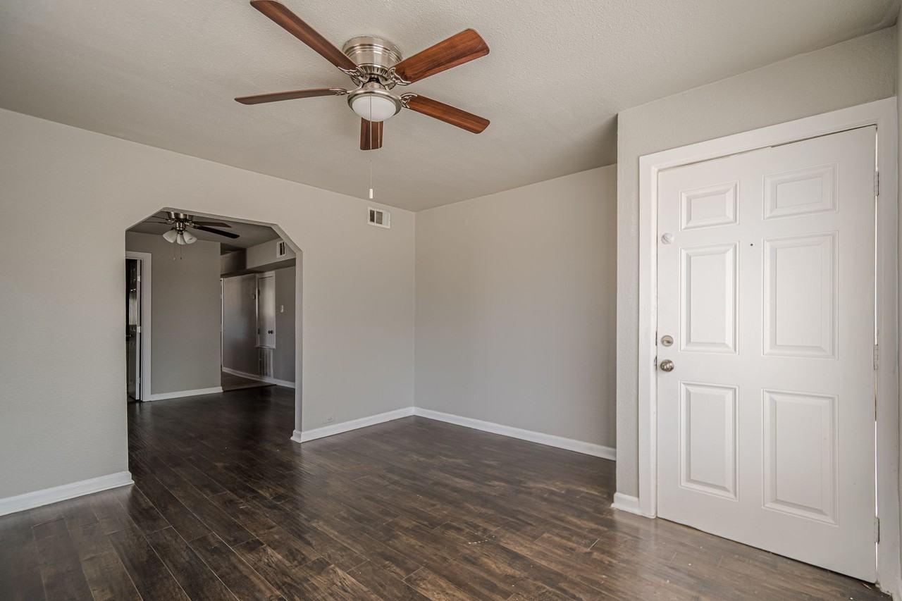 2323 Arbor Pl #3 - Photo 5 of 30