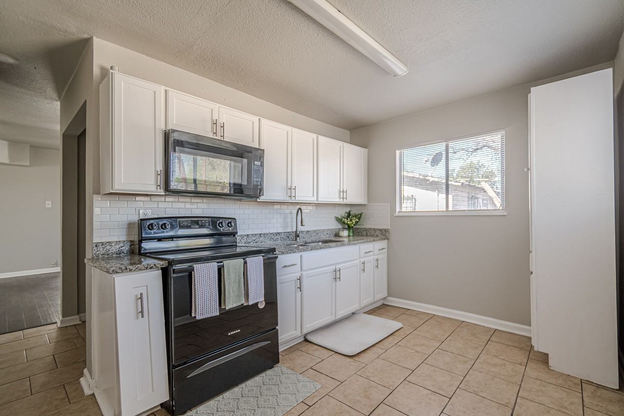 2323 Arbor Pl #3 - Photo 7 of 30