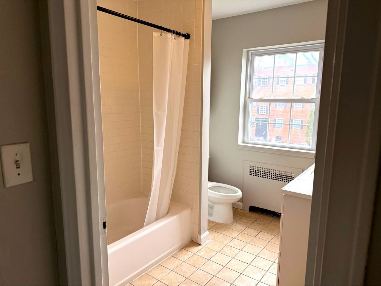 41 Niles St - Photo 4 of 10