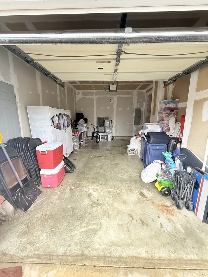 2812 Providence Creek Rd #1 - Photo 3 of 17