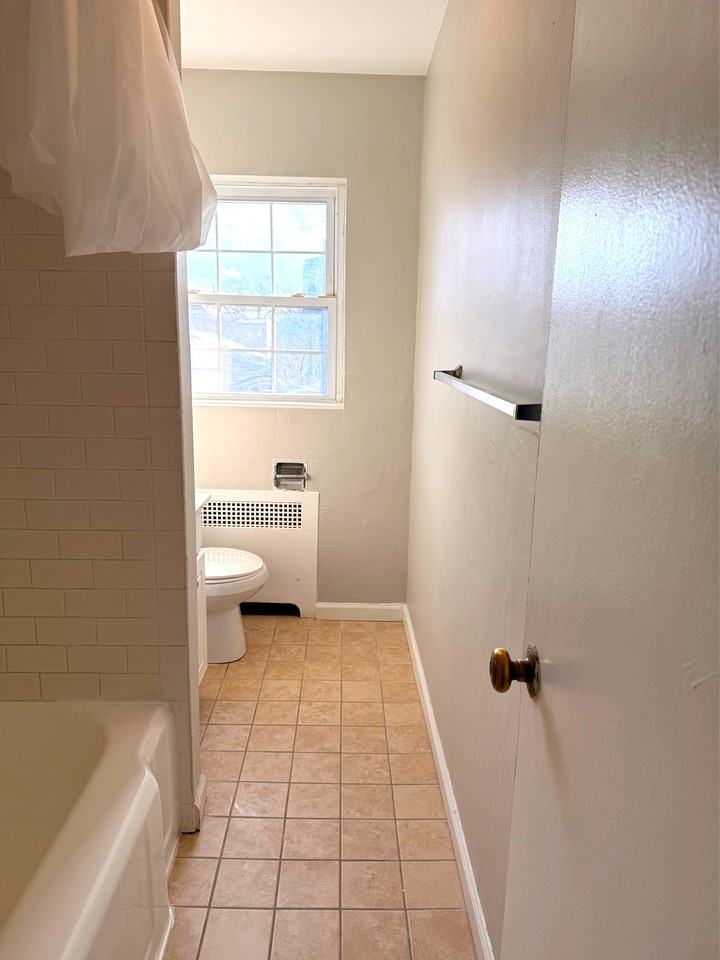 41 Niles St - Photo 5 of 7