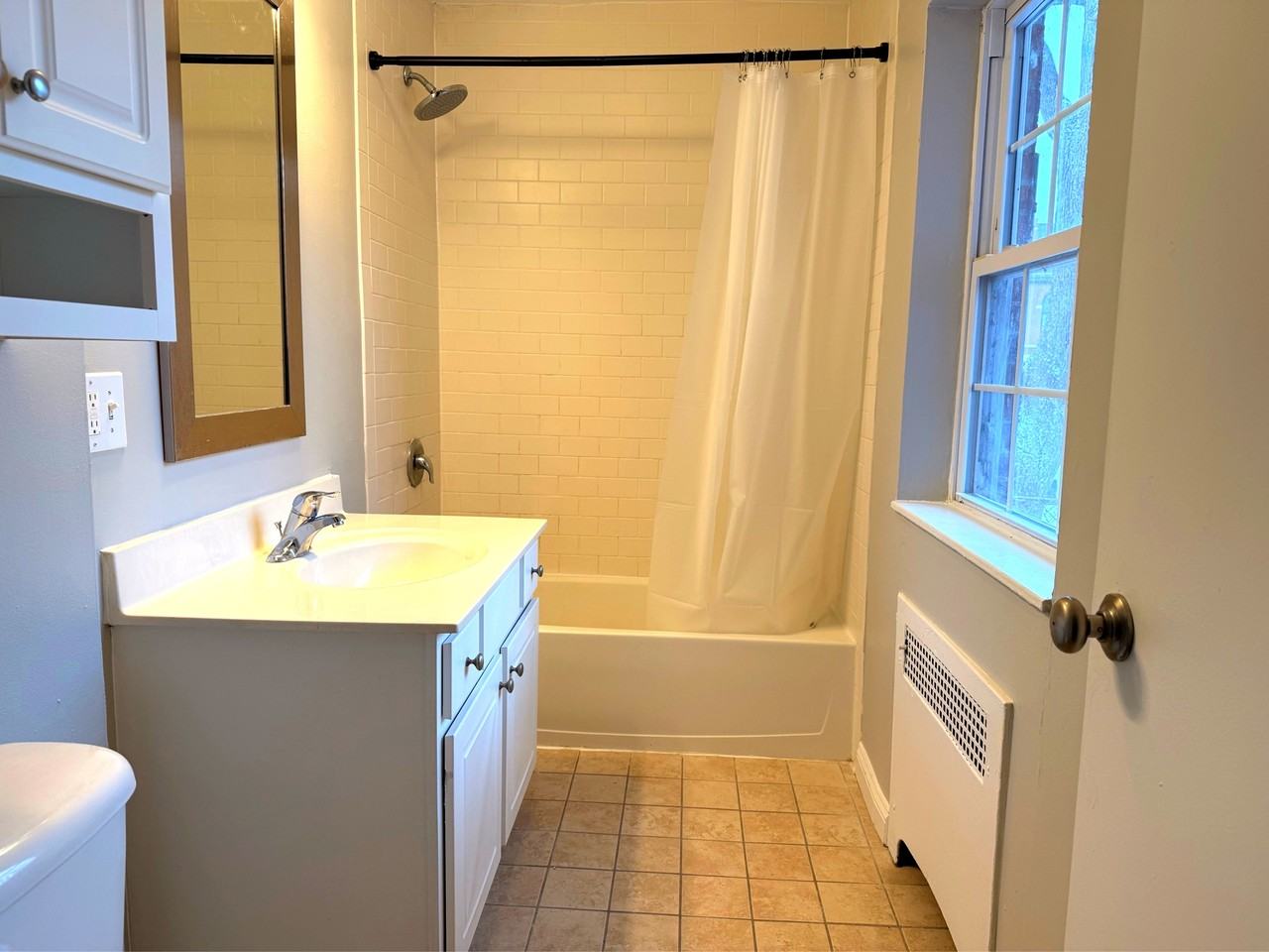 41 Niles St - Photo 4 of 6