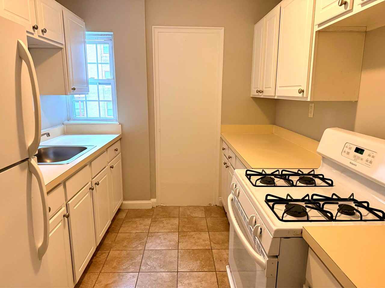 41 Niles St - Photo 2 of 3