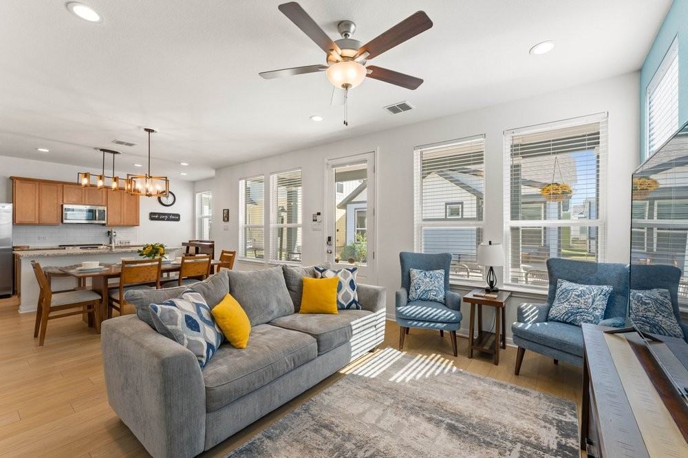 2119 Hofstaat #1 - Photo 5 of 43