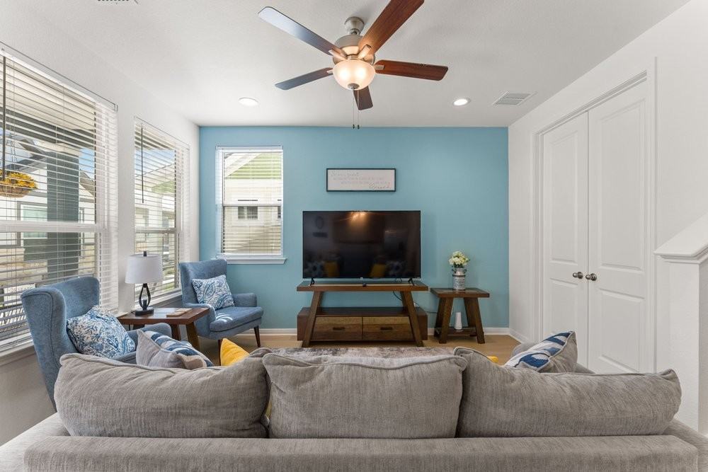 2119 Hofstaat #1 - Photo 7 of 43