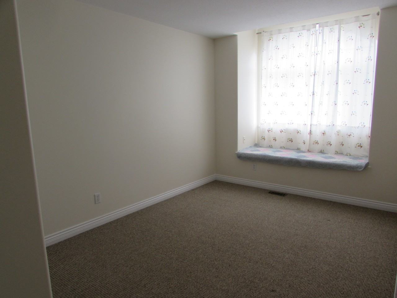 6046 Montgomery Way Uppr - Photo 3 of 27