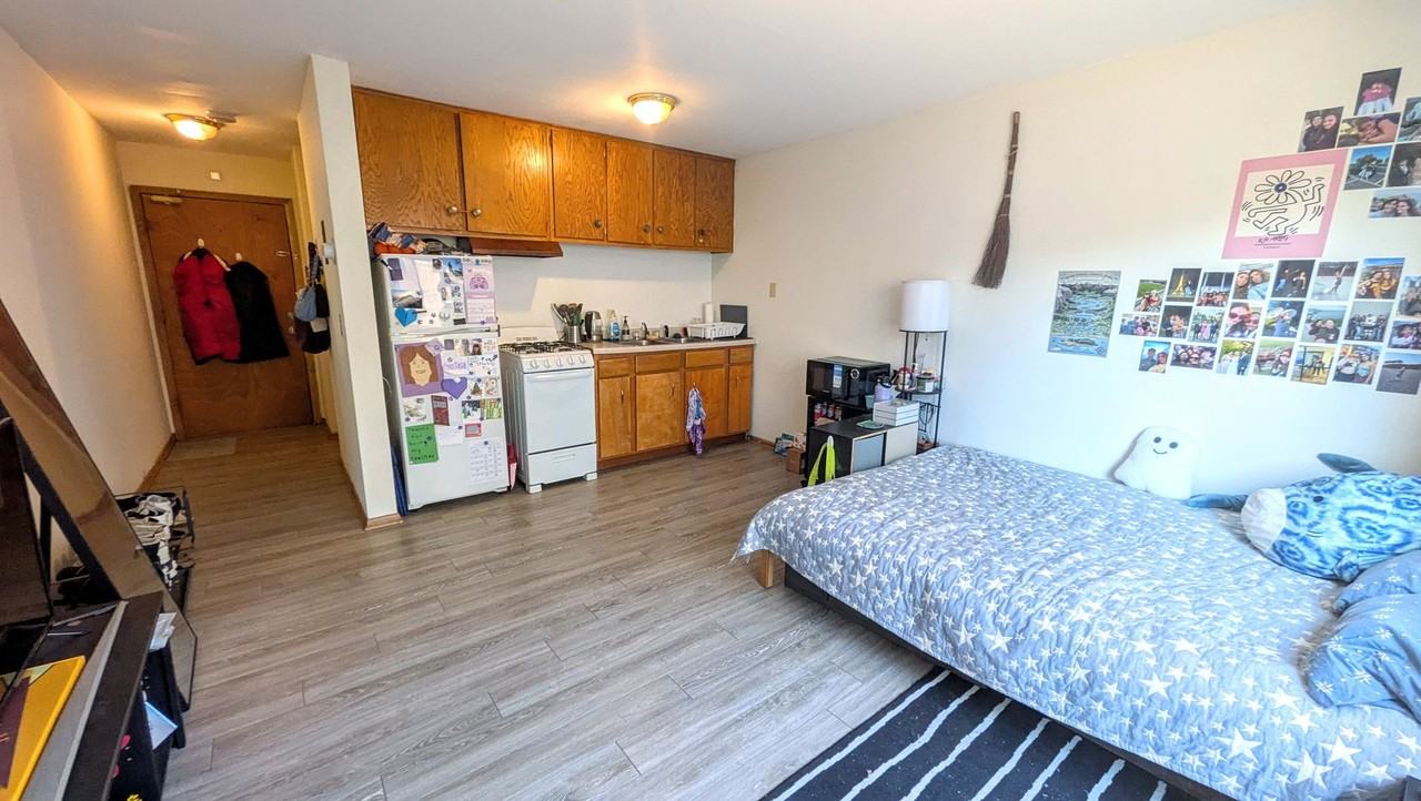 1215 4th Street SE - Photo 4 of 14