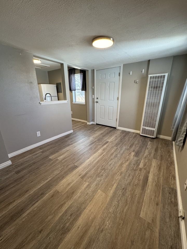 260 N 3rd W #2 - Photo 5 of 11