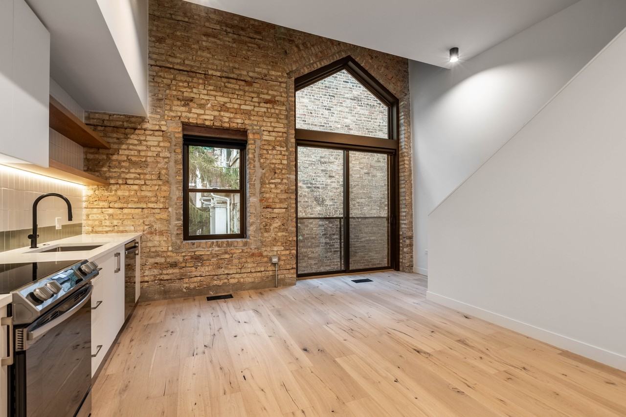 1101 Lodge Evanston #06 - Photo 3 of 30