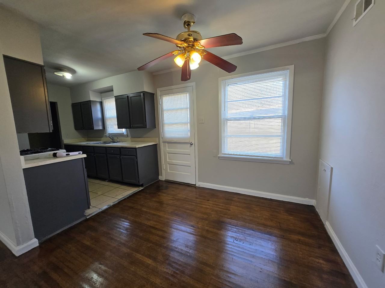 964 Elizabeth Ln #1 - Photo 2 of 10