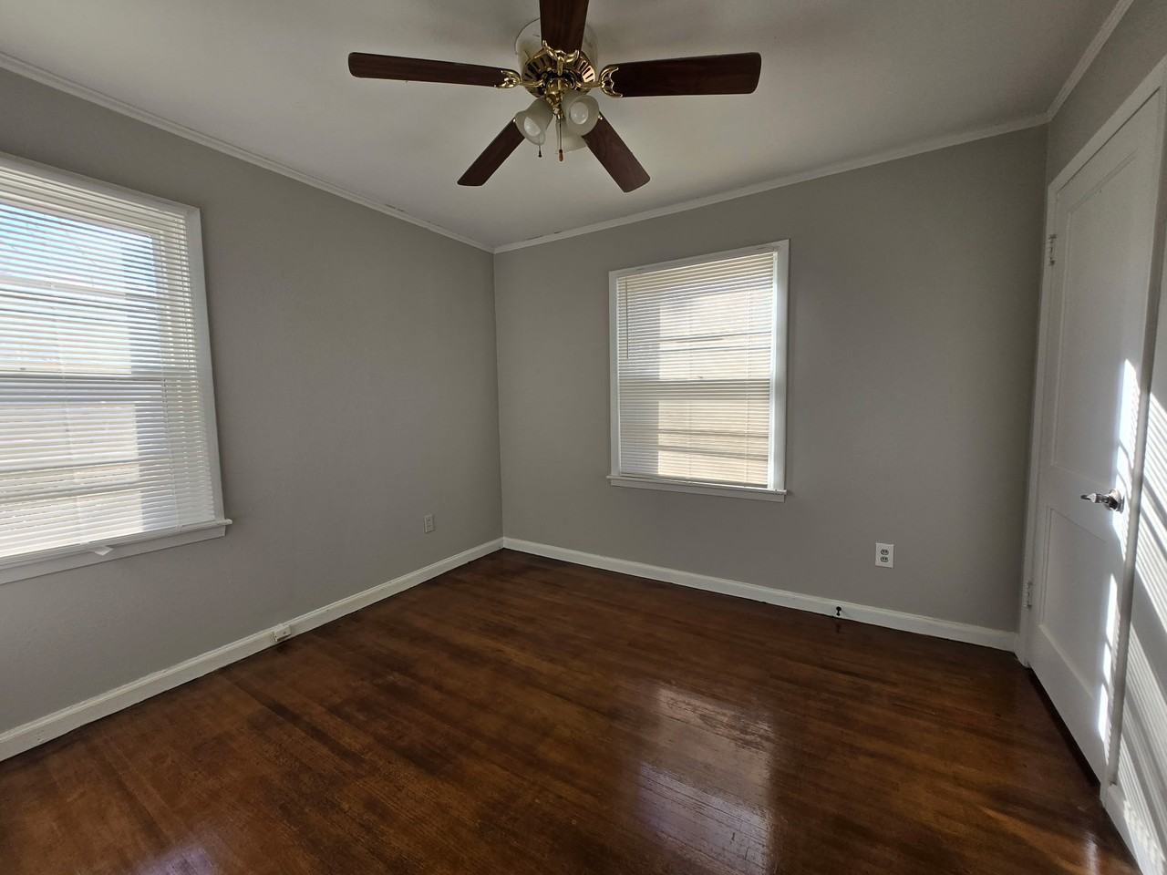 964 Elizabeth Ln #1 - Photo 3 of 10