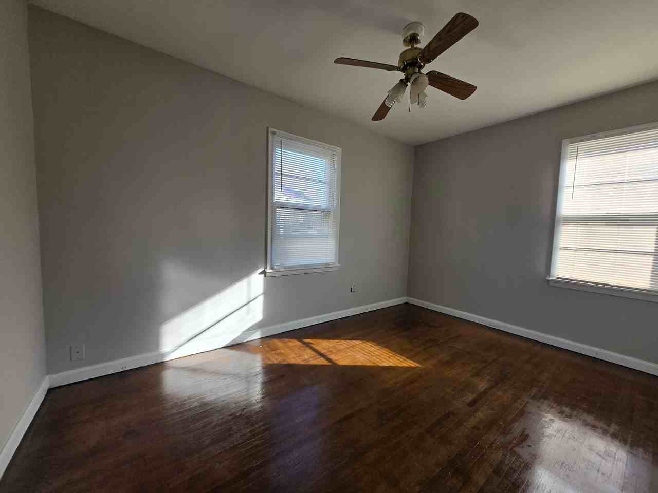 964 Elizabeth Ln #1 - Photo 5 of 10