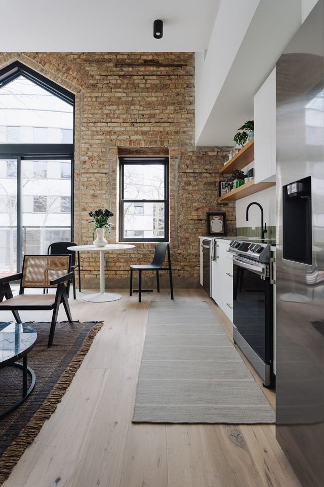 Lodge Evanston #1700-05 - Photo 3 of 27