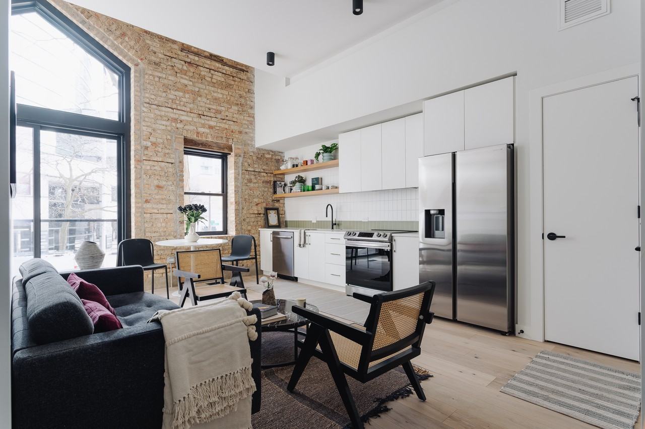 Lodge Evanston #1700-05 - Photo 4 of 27