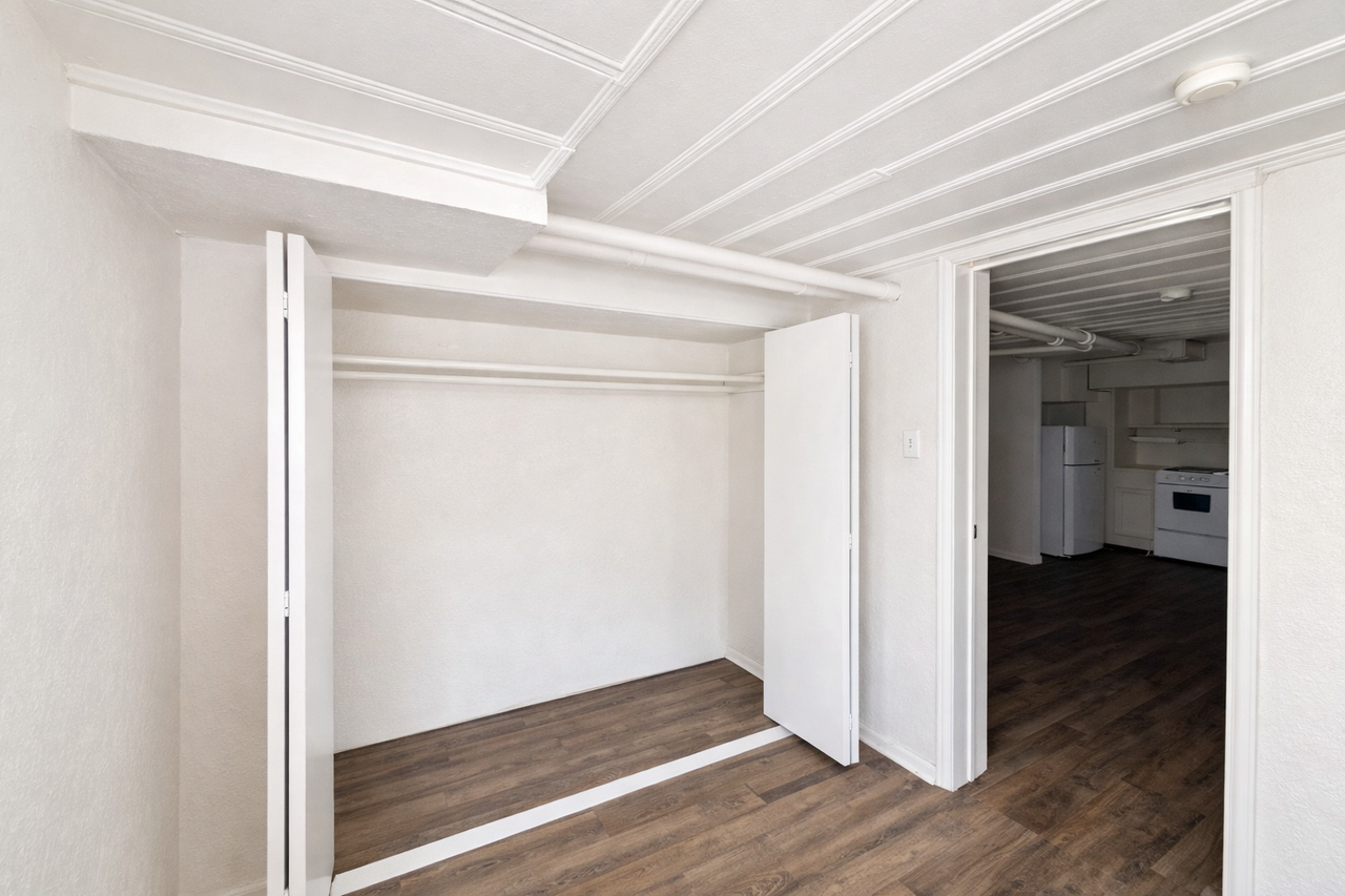 1300 WISCONSIN AVENUEAPT B #B - Photo 4 of 5