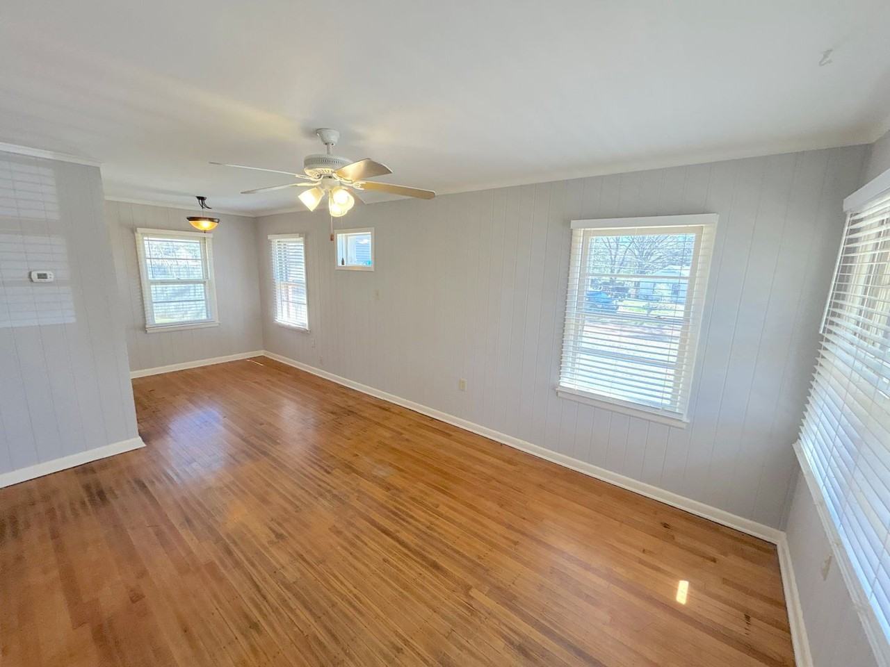 158 Wilson St - Photo 4 of 12