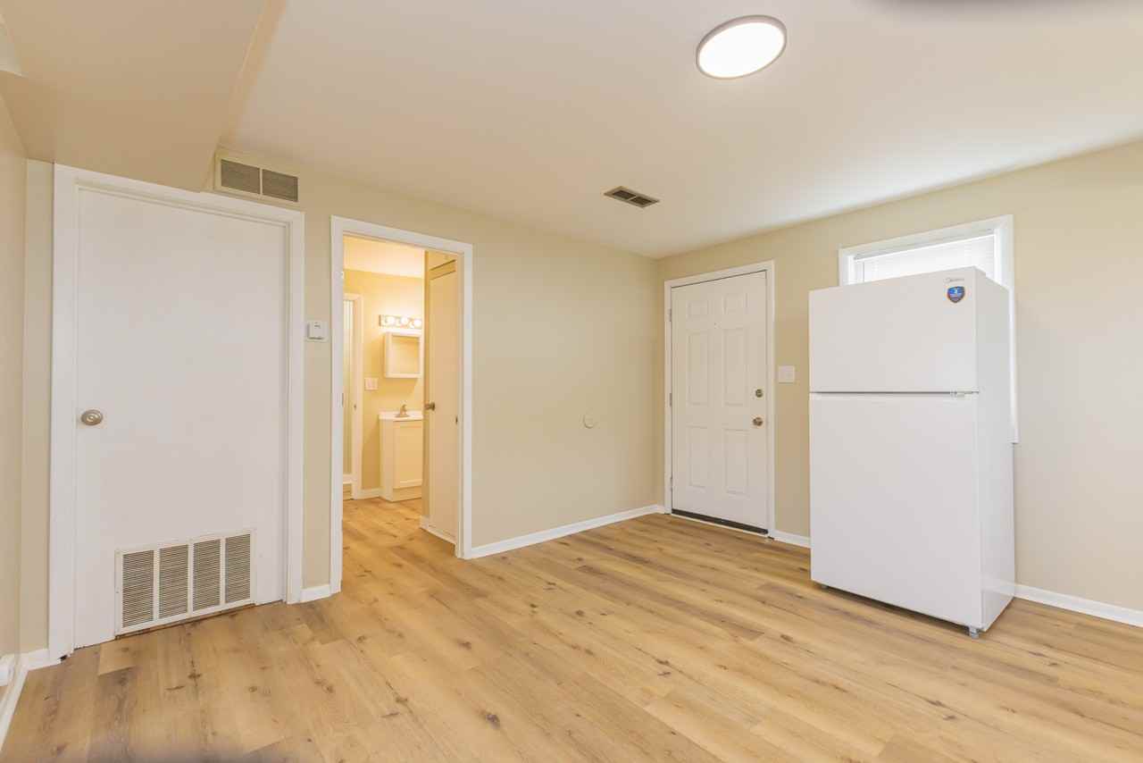 4609 S Madison St #NA - Photo 5 of 7