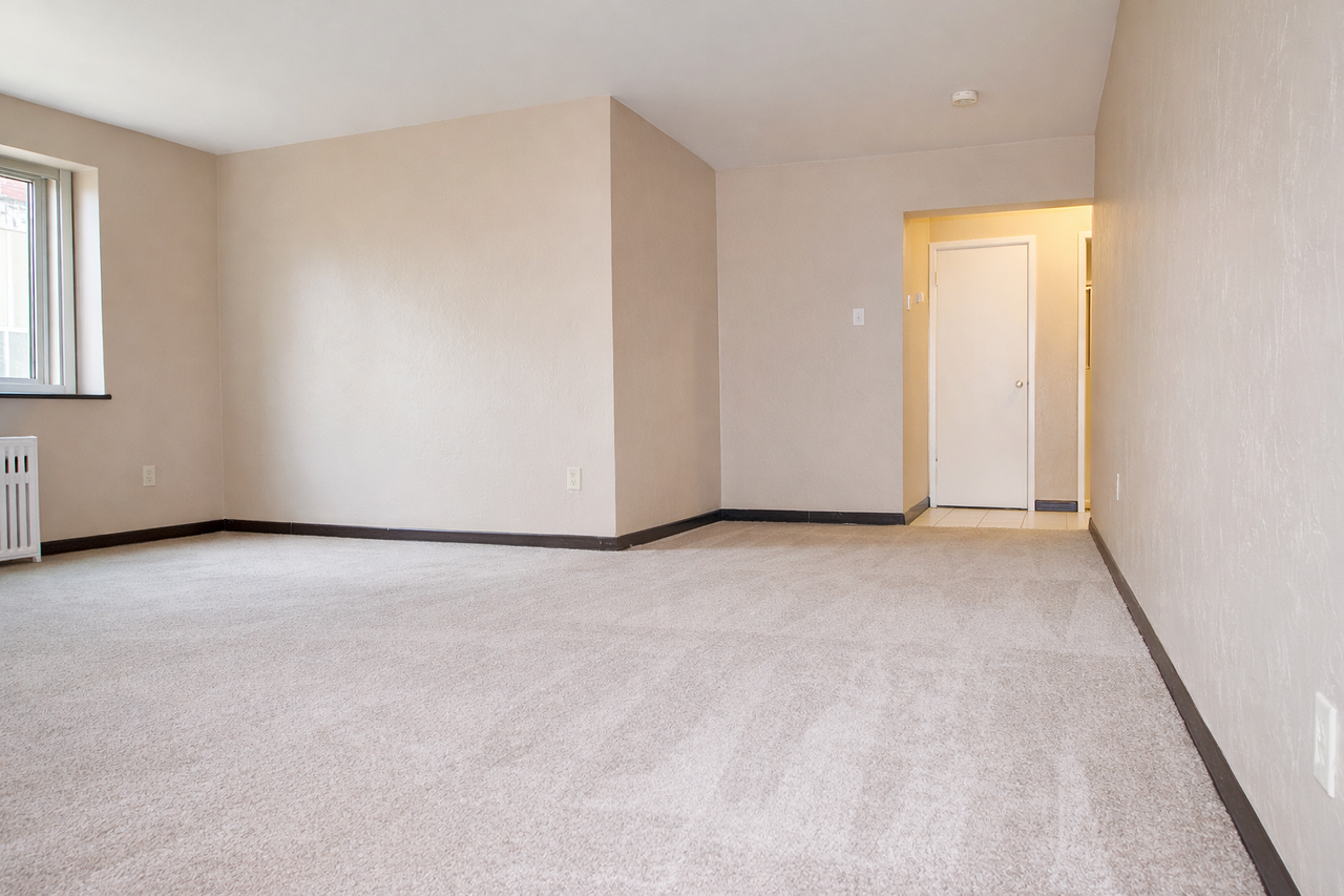 60 MARKHAM DRIVEAPT C-2 #C02 - Photo 2 of 10