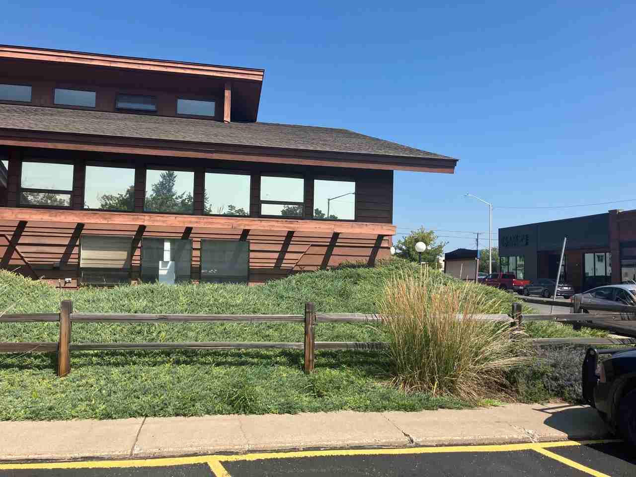 322 2nd Ave W #J - Photo 2 of 4