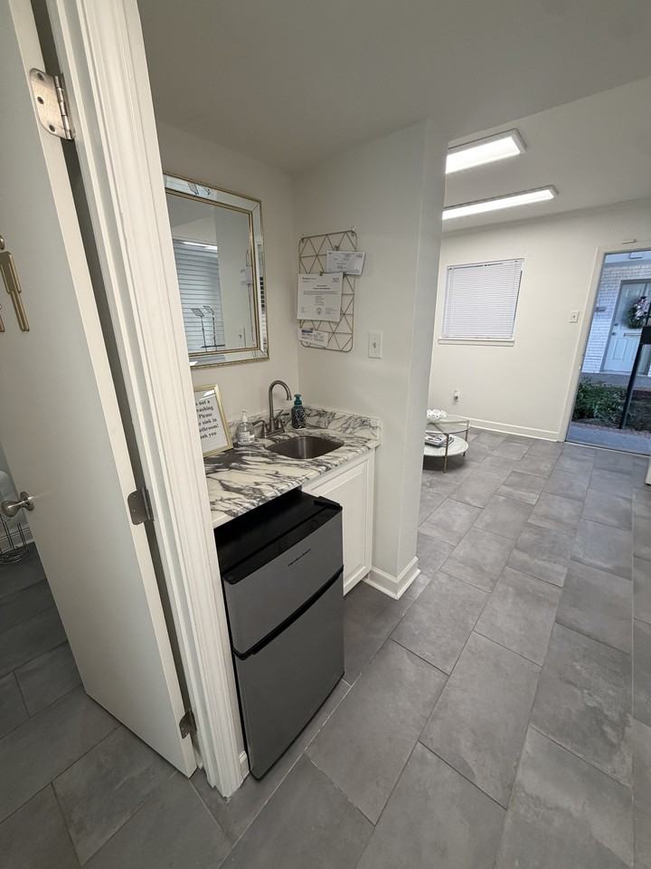 2955 Ridgelake Dr #108 - Photo 5 of 11