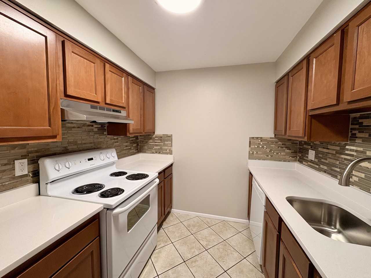 406 EAST END AVENUEAPT 5 #5 - Photo 3 of 8