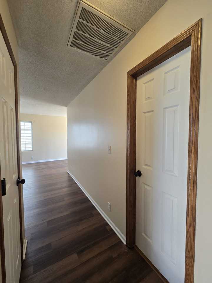 4462 S Elizabeth Ave #1 - Photo 4 of 31