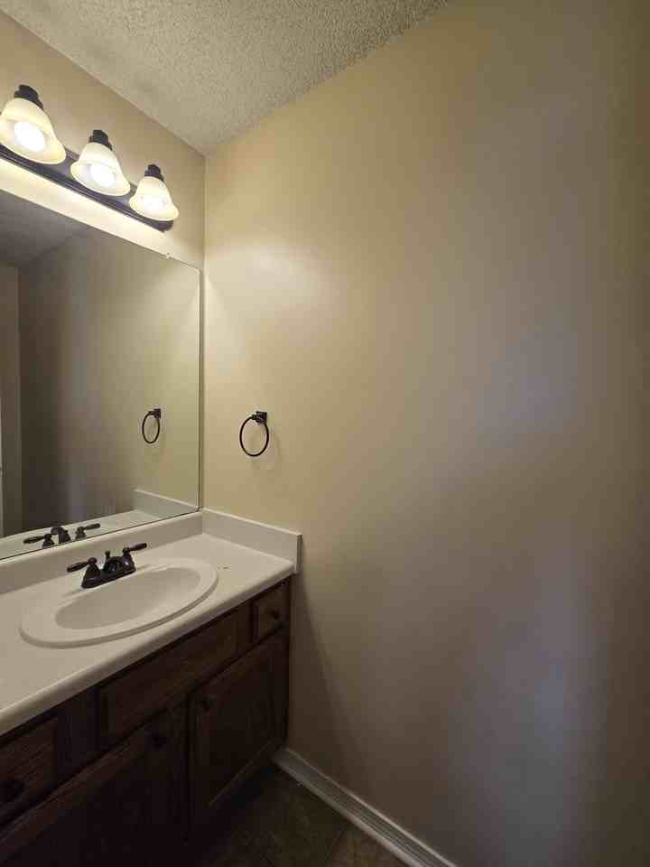 4462 S Elizabeth Ave #1 - Photo 5 of 31