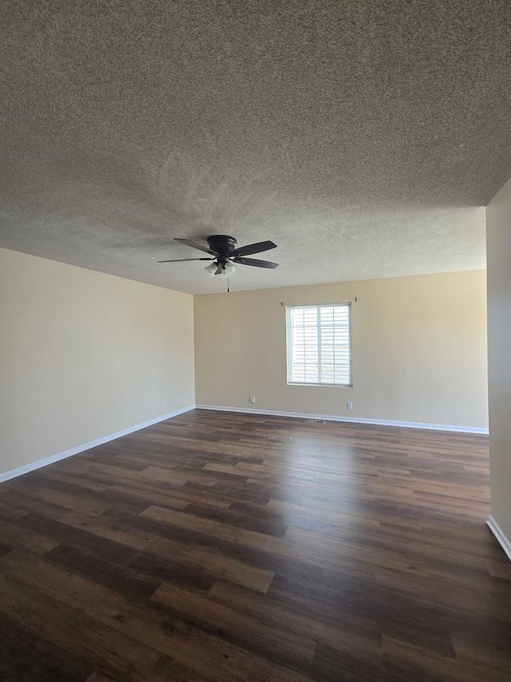 4462 S Elizabeth Ave #1 - Photo 7 of 31