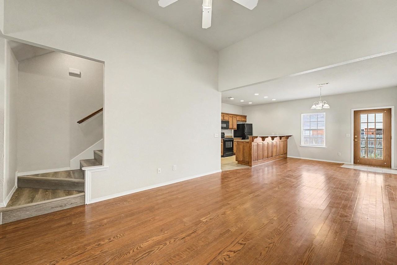 3102 Sw Deerfield Blvd #2 - Photo 3 of 21