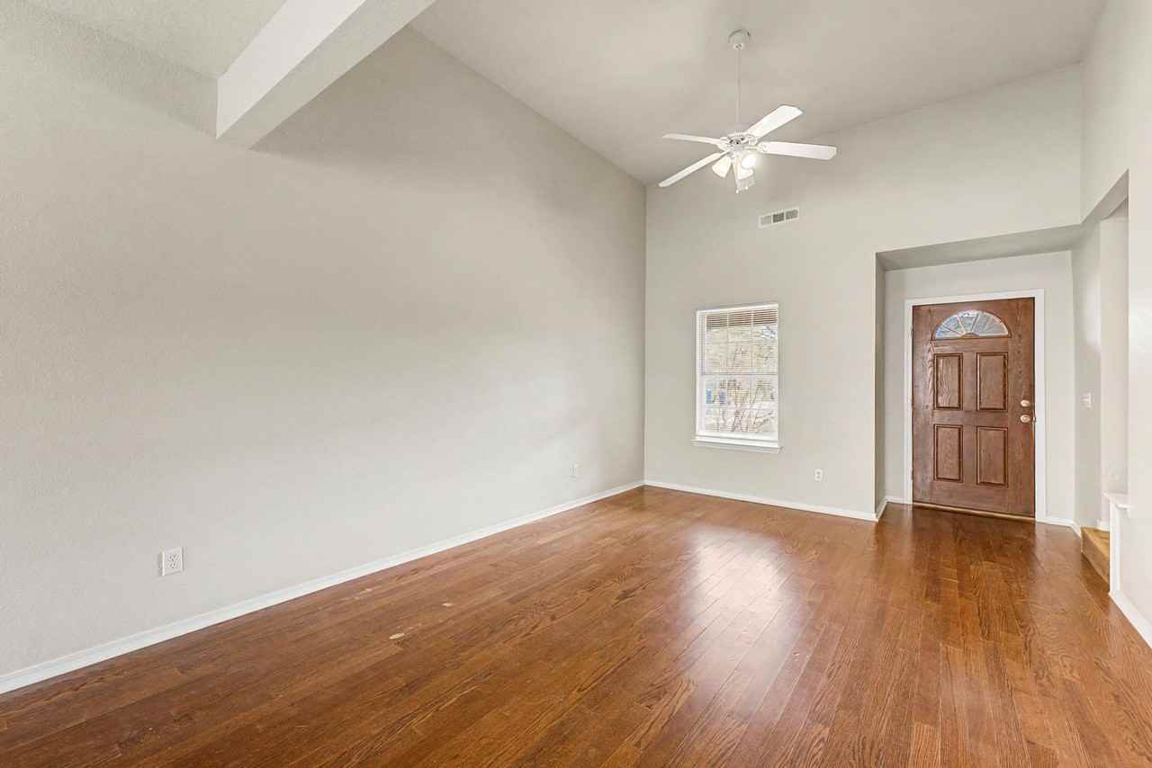 3102 Sw Deerfield Blvd #2 - Photo 4 of 21