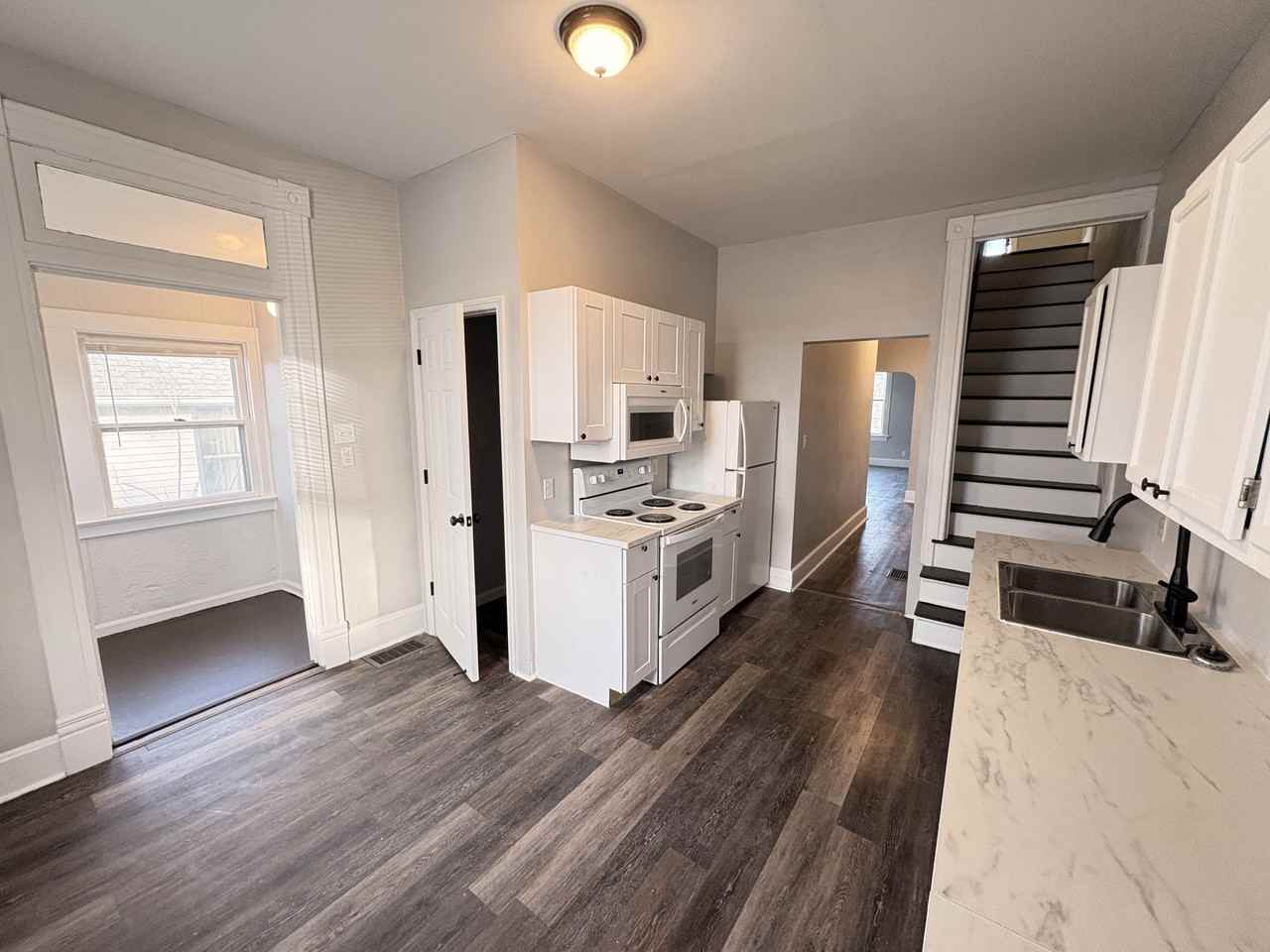 109 S 13th St #1 - Photo 5 of 18