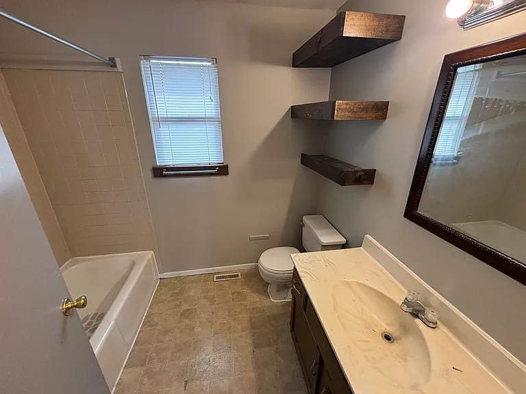 2423 Farmstead St #1 - Photo 6 of 15