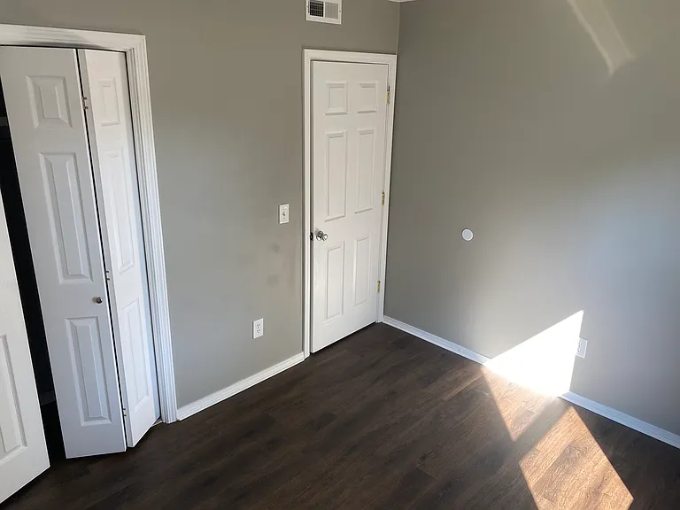 1620 S Edwards St #1 - Photo 5 of 7