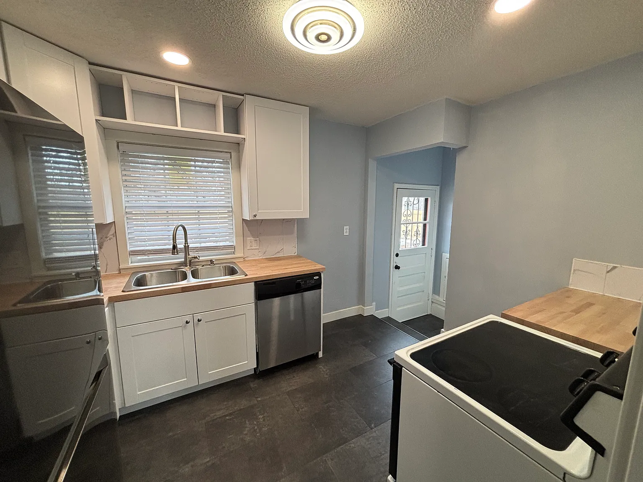 2002 E 17th St N #1 - Photo 4 of 11