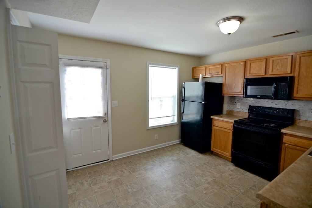 248 Executive Ave Apt 1b #1B - Photo 4 of 12