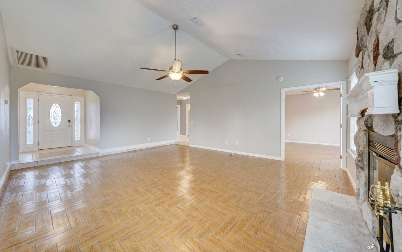 305 S Star Ave #1 - Photo 6 of 24