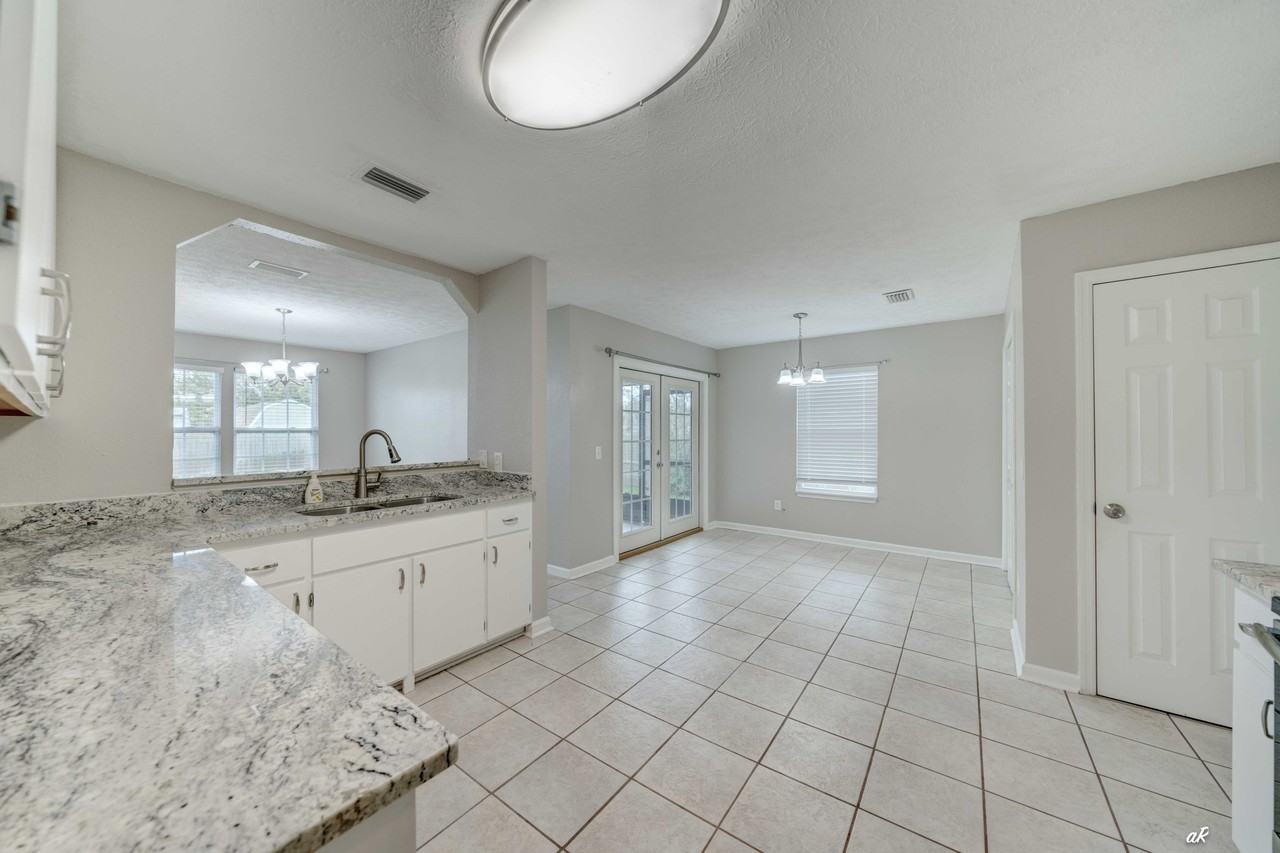 305 S Star Ave #1 - Photo 7 of 24