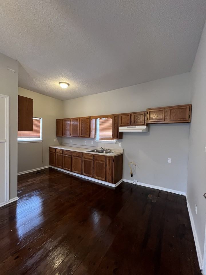 122 Tuxedo Dr #A - Photo 4 of 9