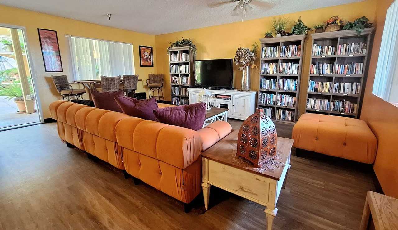 Jefferson House 1 - Photo 3 of 9