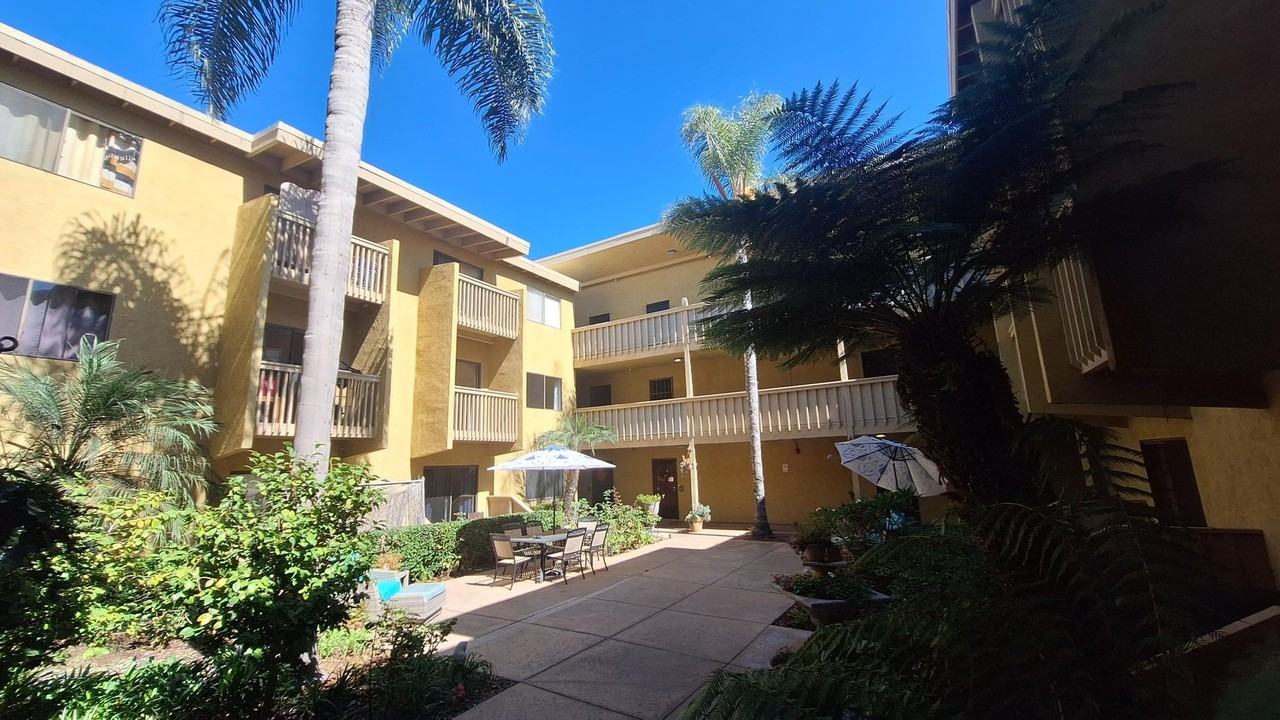 Jefferson House 1 - Photo 6 of 9