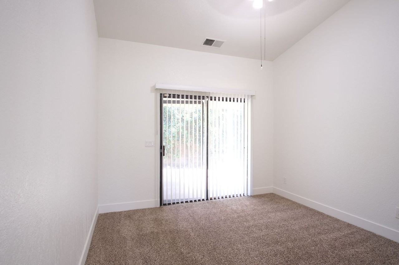 1645 Electric Ct - Photo 5 of 21