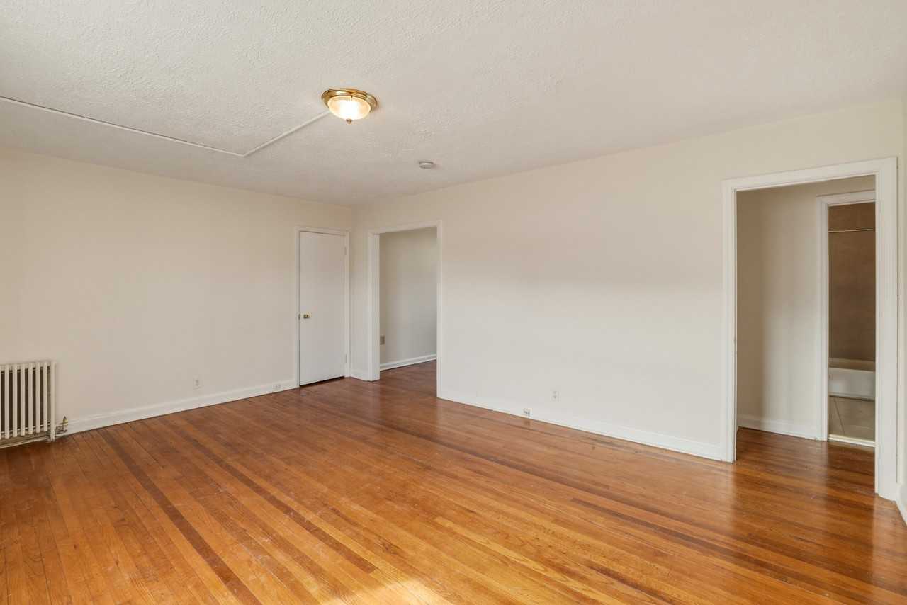 957 William St Apt B #1 - Photo 6 of 10