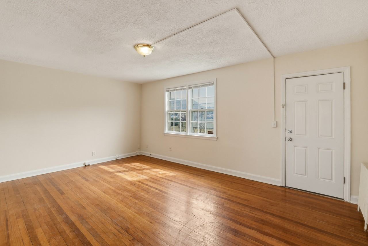 957 William St Apt B #1 - Photo 7 of 10