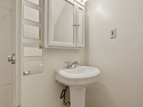 Summerfield Gdns #3 - Photo 5 of 8