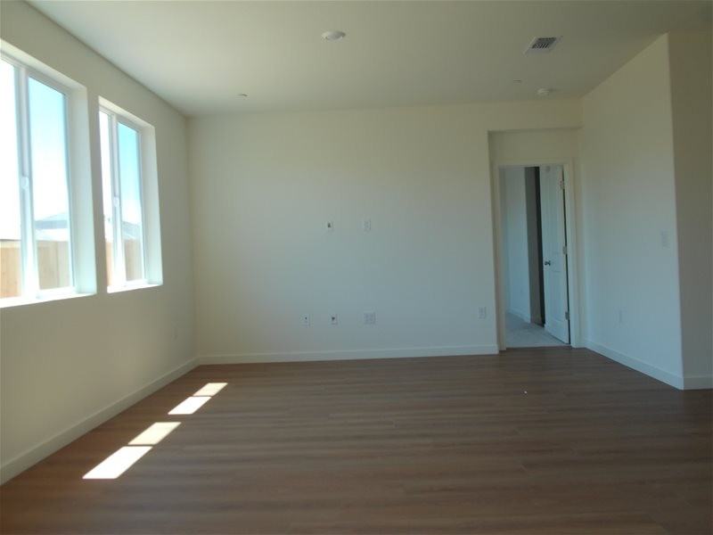 1348 Kensington Dr #1 - Photo 2 of 10