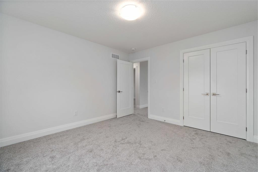 608 Sweetbay Cres #4 - Photo 3 of 13