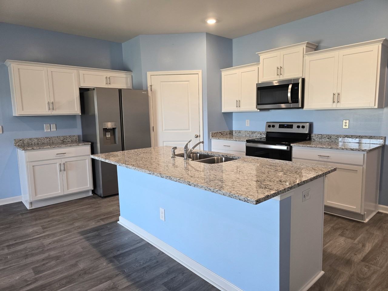 276 Olivia Ct #1 - Photo 5 of 33