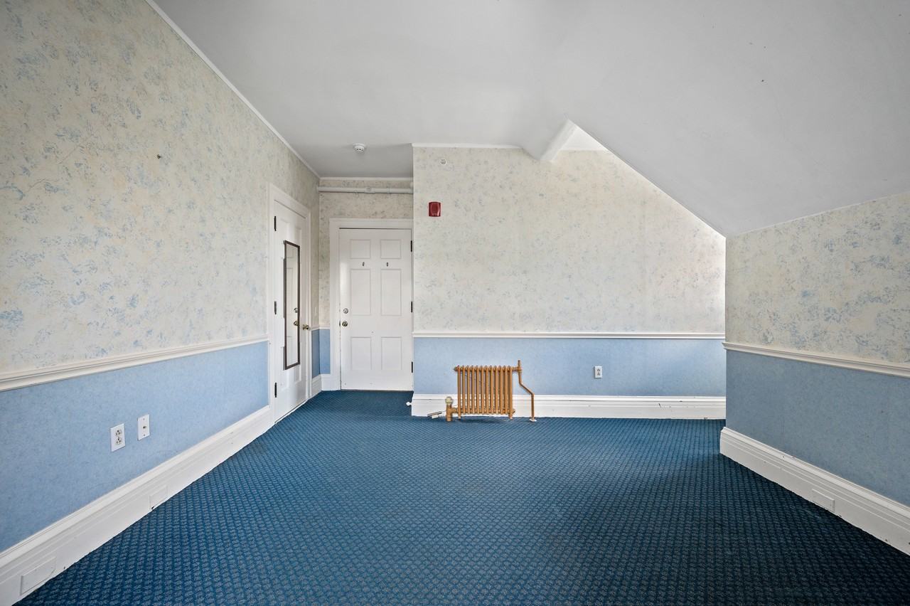 7 Oak St #302 - Photo 2 of 12