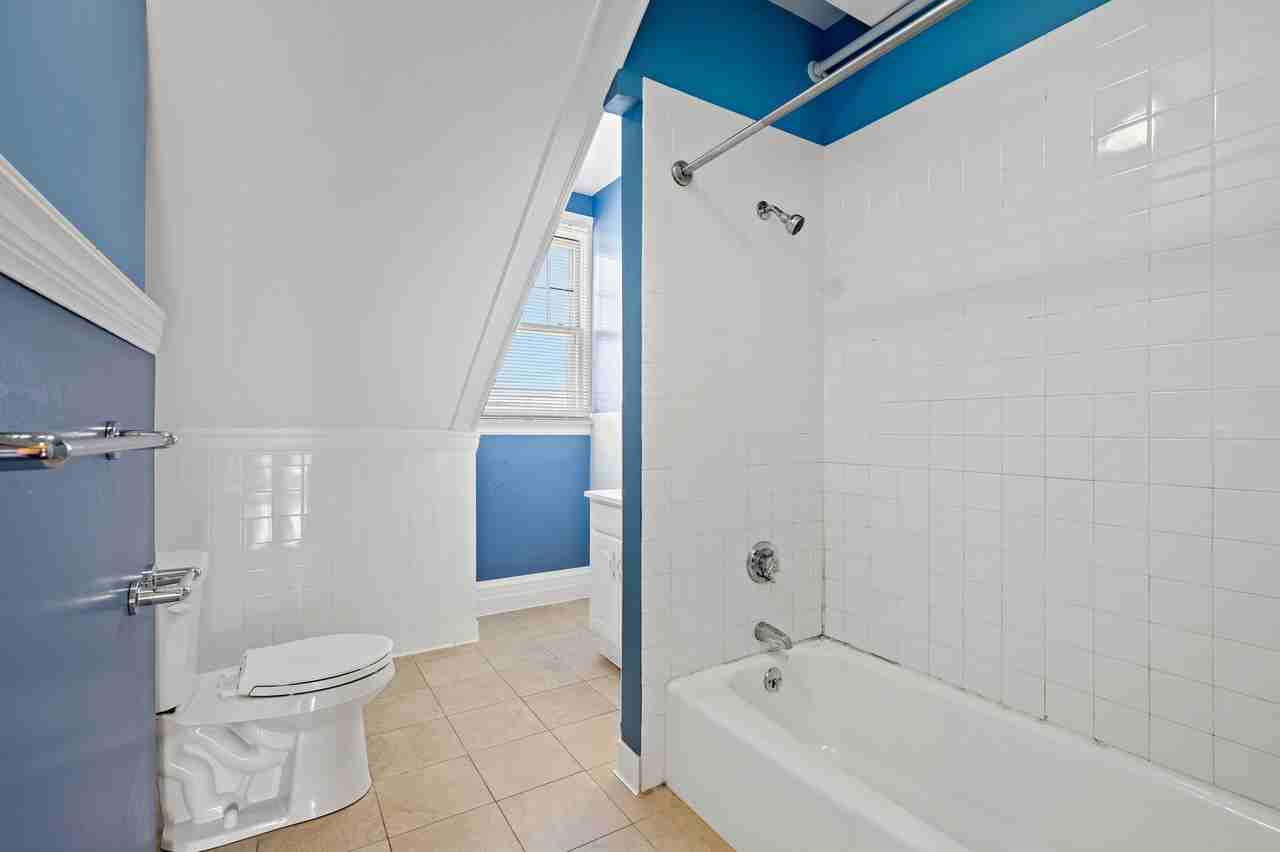 7 Oak St #302 - Photo 4 of 12